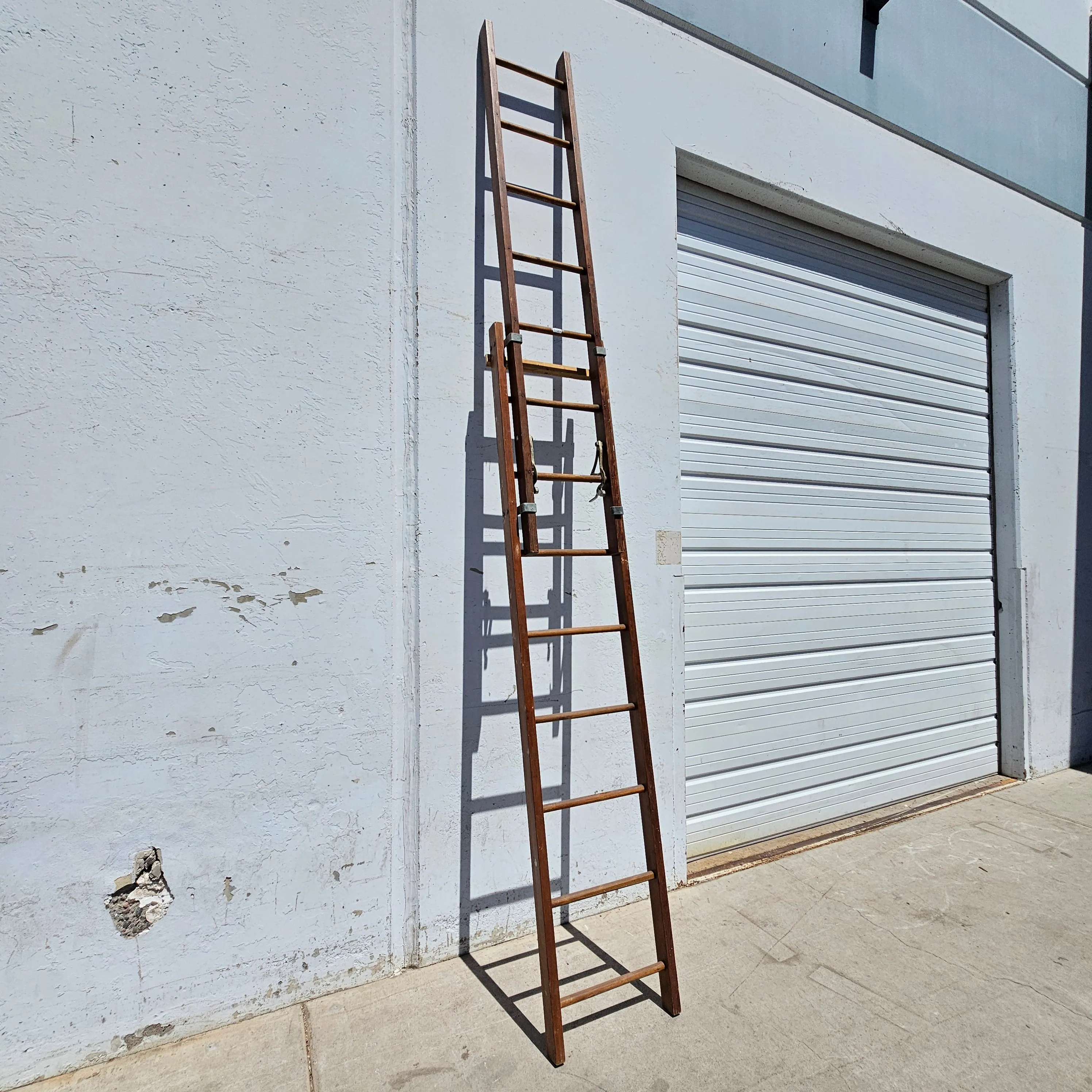 Wooden Extendable Ladder